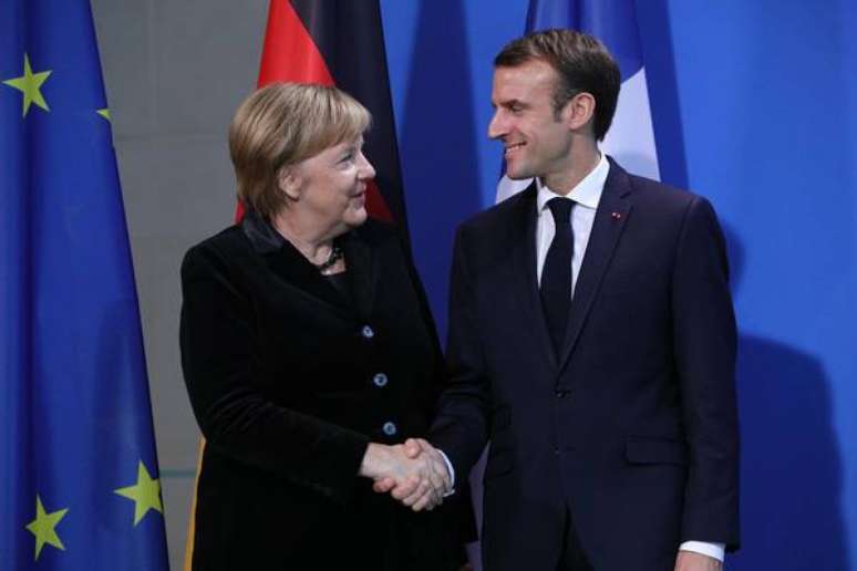 Merkel e Macron assinam acordo para enfrentar desafios da UE
