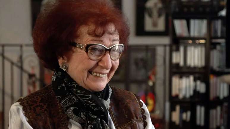 Natasha Rapoport ironiza circunst&acirc;ncias da morte de St&aacute;lin