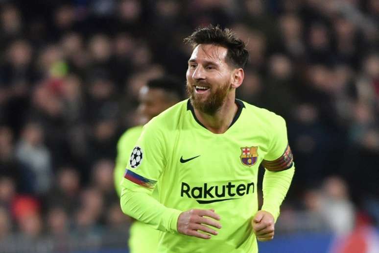 Messi em campo pelo Barça (Foto: AFP)