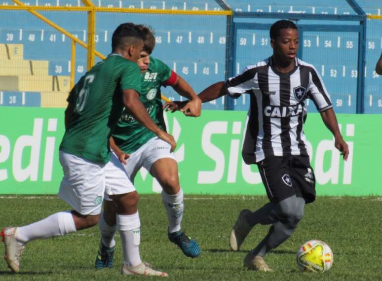 Ênio, em ação pela Copinha-2019 (Foto: Fabio de Paula/BFR)