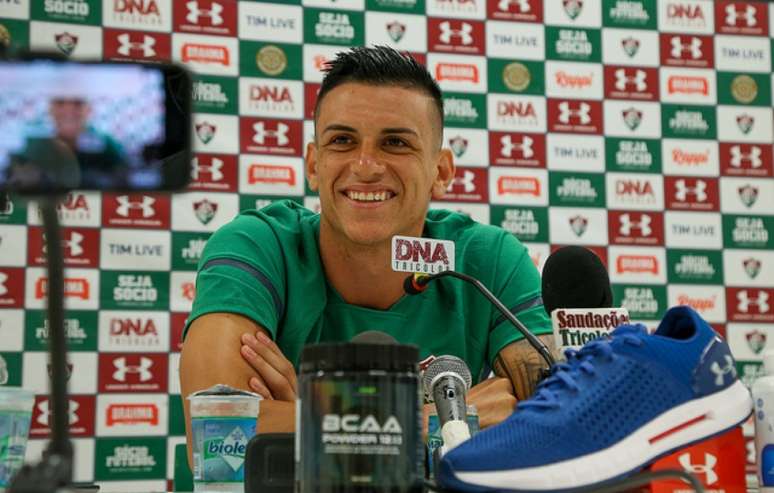 Ibañez, durante coletiva no CTPA (Foto: LUCAS MERÇON/FLUMINENSE F.C.)