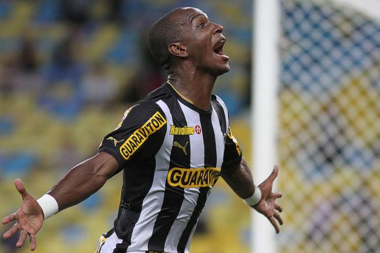 Hyuri marcou três gols em 18 jogos em 2013 (Foto: Vitor Silva/SS Press)