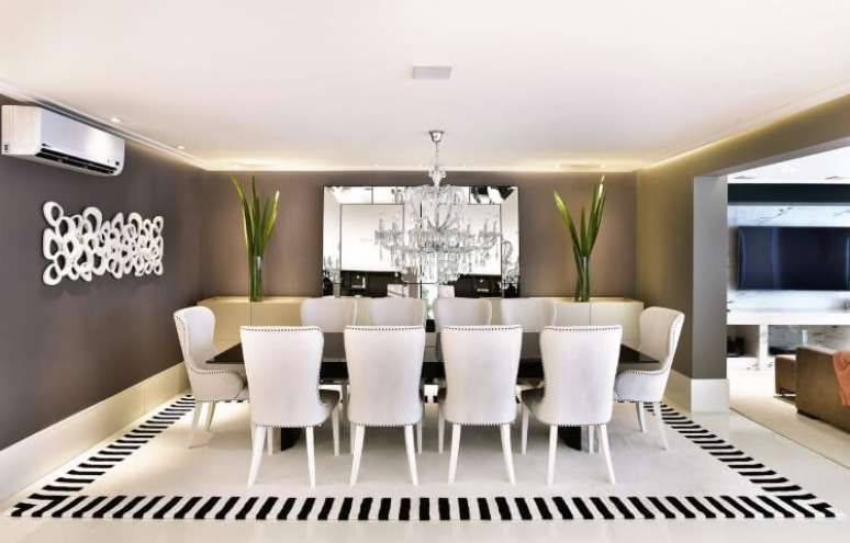 46.&nbsp; Os lustres para sala devem combinar com a decora&ccedil;&atilde;o do ambiente. Projeto de Tetriz Arquitetura