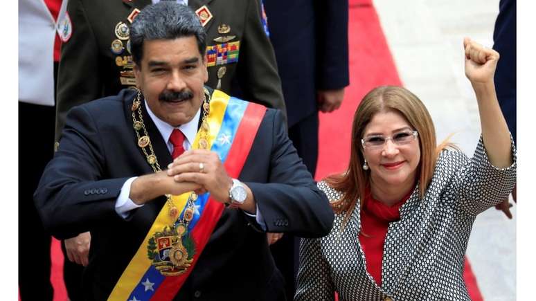 A reeleição de Maduro, em 2018, foi contestada dentro e fora da Venezuela; a oposição nao reconhece a vitória e alega uso da máquina estatal para conseguir votos