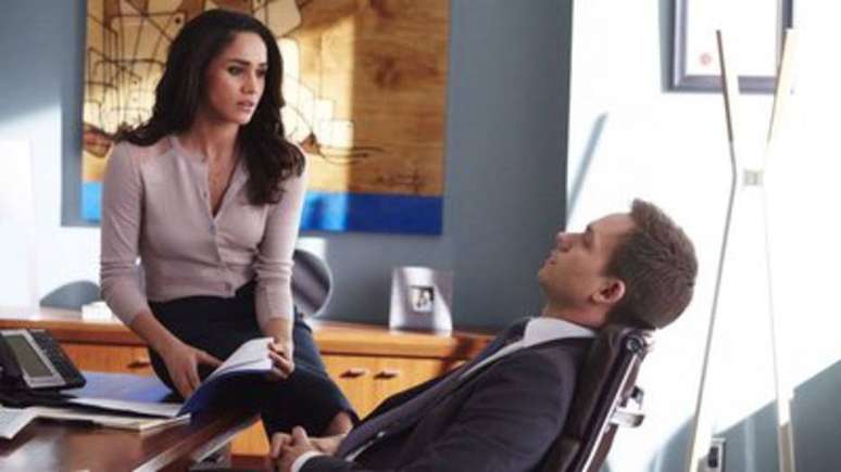 Meghan Markle e Patrick J. Adams em 'Suits'.