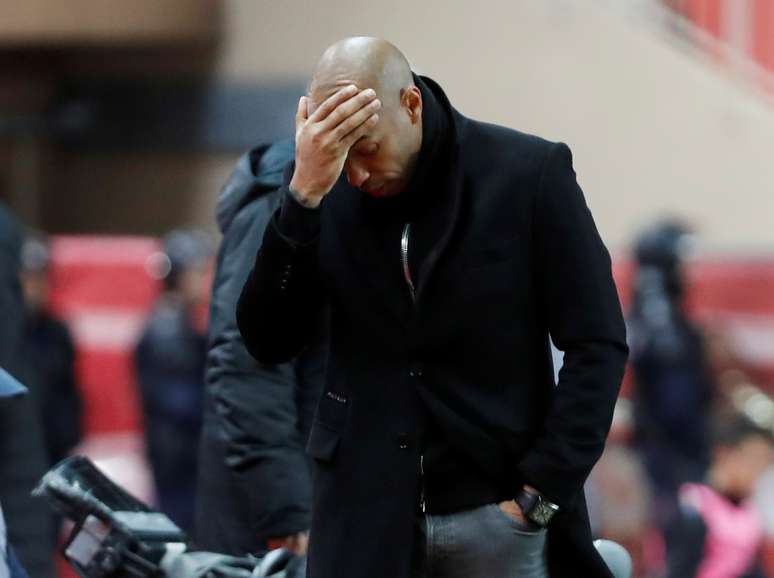 Thierry Henry ap&oacute;s partida do Monaco contra o Nice
16/01/2019 REUTERS/Eric Gaillard 