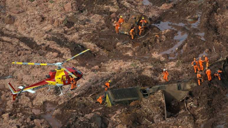 Estouro de barragem em Brumadinho deixou cerca de 150 desaparecidos e um rastro de destruição