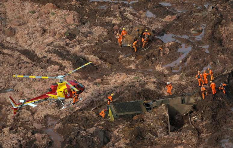 Equipes de resgate atuam na área atingida pelo rompimento de barragem em Brumadinho (MG)
25/01/2019
REUTERS/Washington Alves