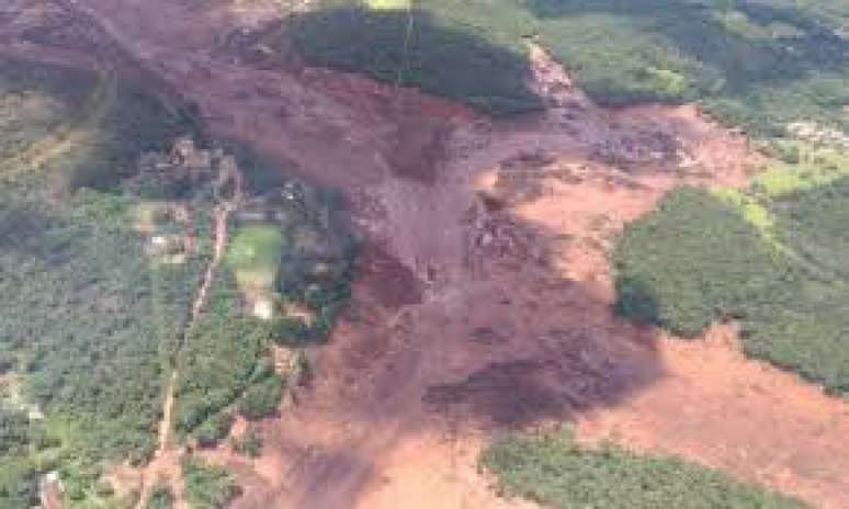 O rompimento da barragem da Vale matou até agora 10 pessoas em Brumadinho-MG- Reprodução