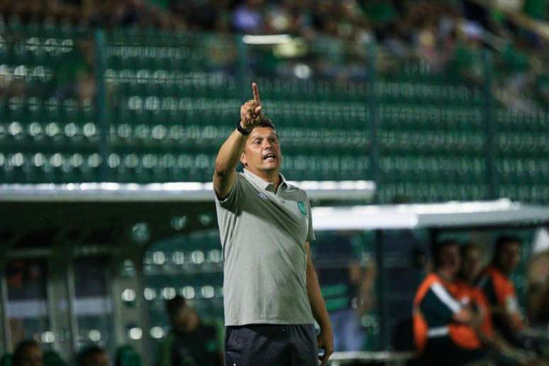 Claudinei parabeniza força de vontade da equipe catarinense (Foto: Divulgação/Chapecoense)