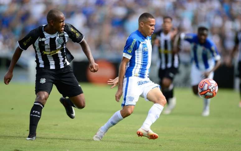 FIGUEIRENSE 1x0 AVAÍ (Foto: EDUARDO VALENTE)