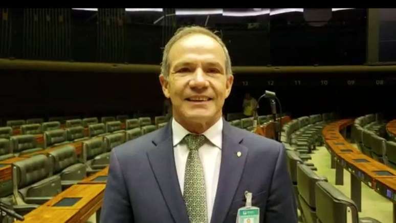 Deputado federal Roberto Sebastião Peternelli (PSL-SP) lança candidatura independente à presidência da Câmara através de vídeo