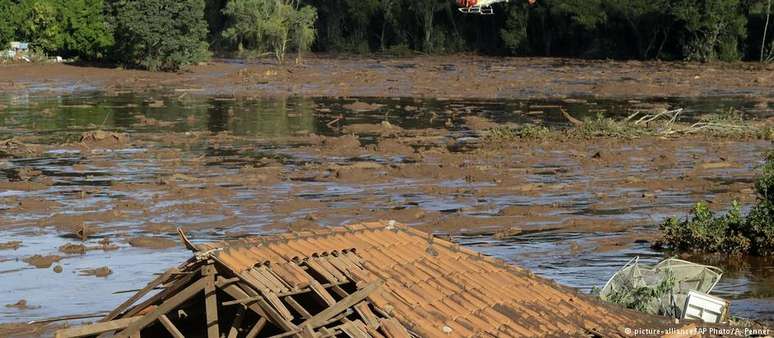 Rompimento da barragem liberou 13 milhões de metros cúbicos de lama e rejeitos de minério de ferro no rio Paraopeba 