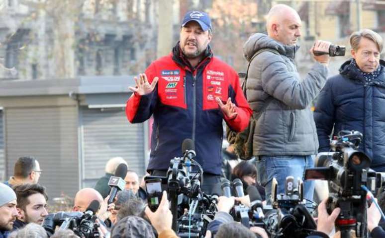 Salvini se encontra com apoiadores em Milão, norte da Itália