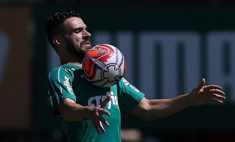 Bruno Henrique foi um dos atletas no campo nesta segunda-feira (Foto: Agência Palmeiras/Divulgação)