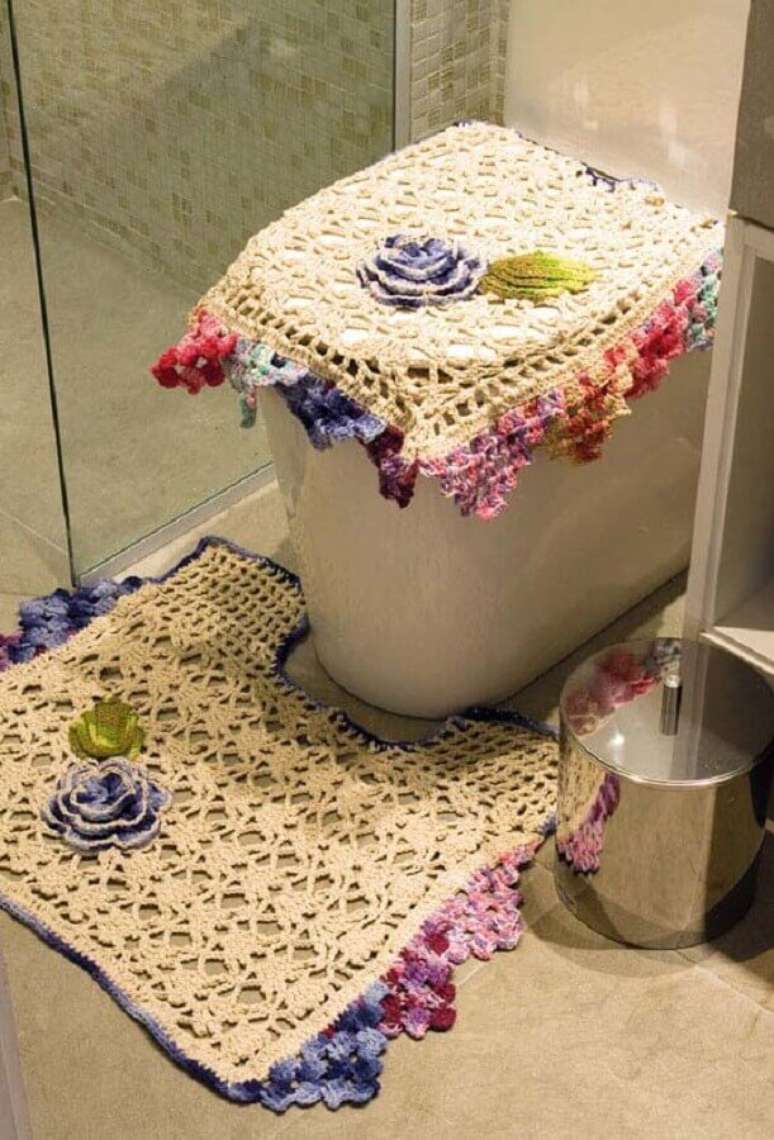 31. Flor de crochê simples para tapete de banheiro – Foto: Salon urody