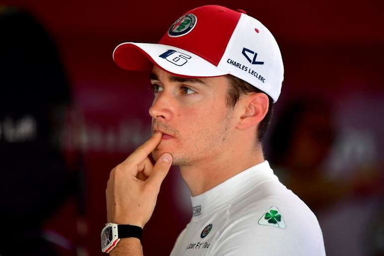 Leclerc poderia forçar Vettel a uma “decisão difícil”