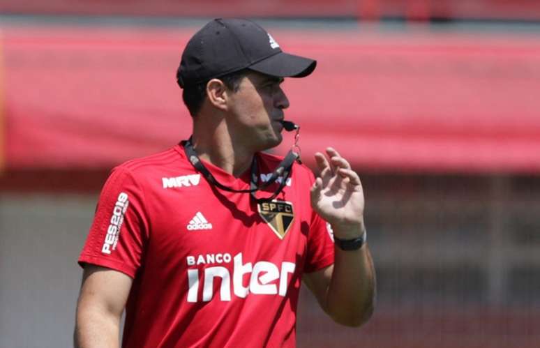 Técnico André Jardine foi muito criticado por conta da atuação de sua equipe no clássico do último domingo, contr ao Santos, no Pacaembu (Rubens Chiri/saopaulofc.net)