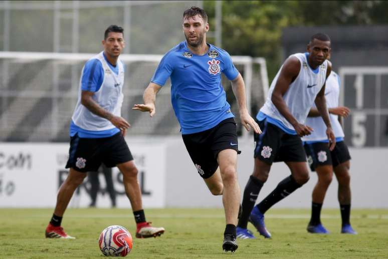 Boselli em treino do Corinthians (Foto: Marco Galvão/Fotoarena/Lancepress!)