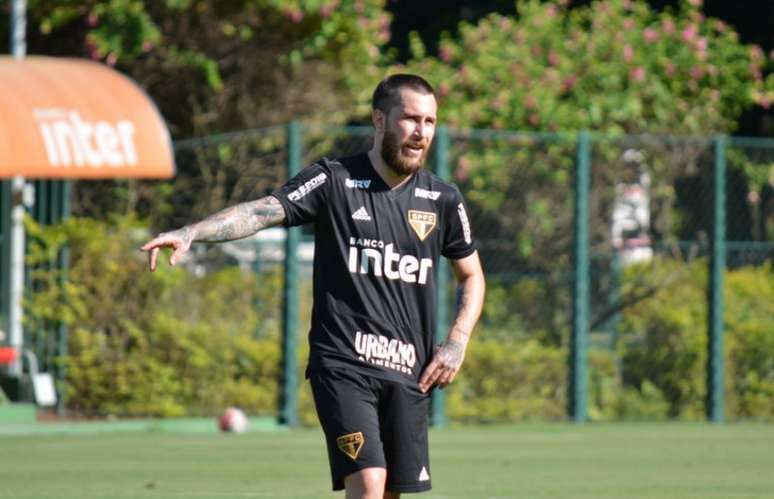 Gomez soma 12 jogos com a camisa do São Paulo (Érico Leonan/saopaulofc.net)