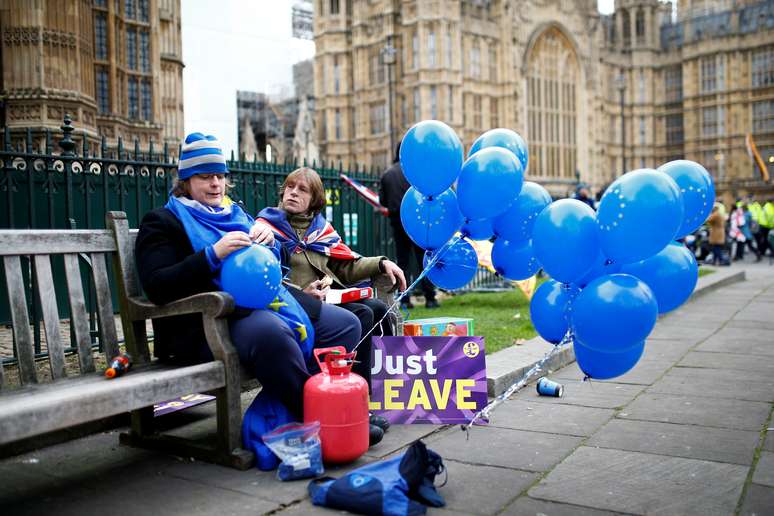 Manifestantes perto do Parlamento britânico
29/01/2019
REUTERS/Henry Nicholls