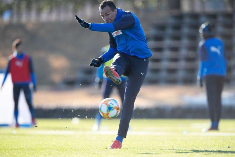 Damião treinando com o novo time (Foto: Divulgaçaõ)