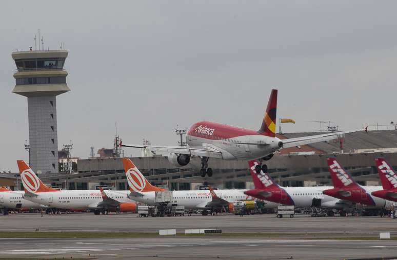 Aeronave da Avianca no Aeroporto de Congonhas, na zona sul de São Paulo