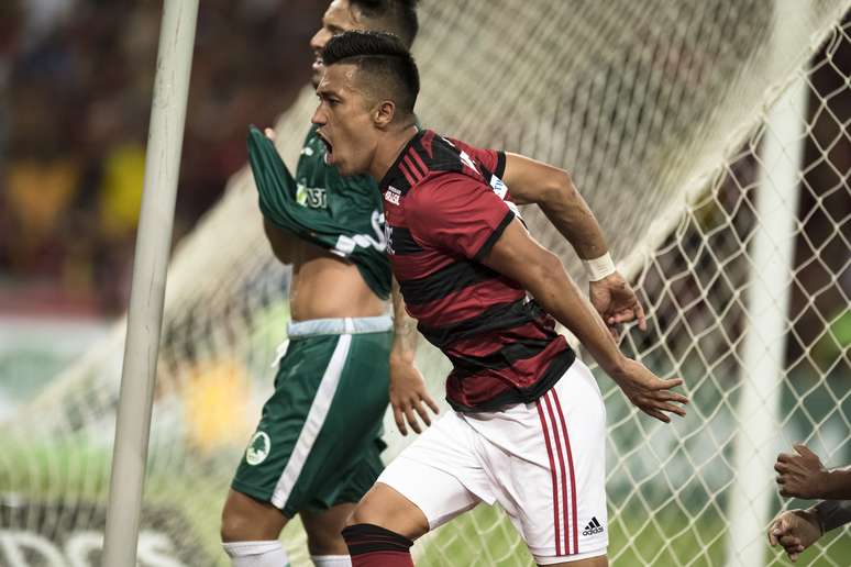 Uribe, do Flamengo, comemora seu gol na partida contra o Boavista, válida pela quarta rodada da Taça Guanabara, no estádio do Maracanã, no Rio de Janeiro, nesta terça-feira, 29.