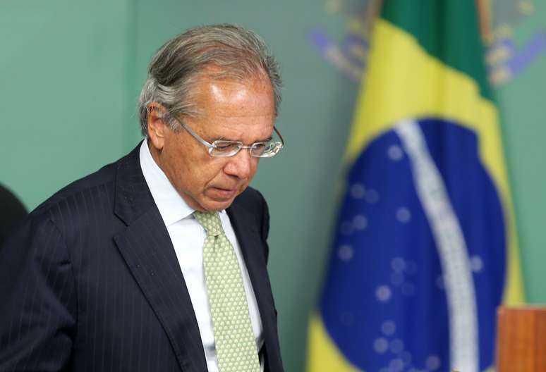 O ministro da Economia, Paulo Guedes, durante cerimônia de assinatura de decreto presidencial para a flexibilização de compra de arma de fogo e munição
