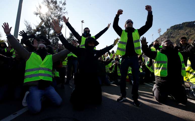 Taxistas gesticulam durante greve contra aplicativos de transportes em Barcelona
21/01/2019 REUTERS/Albert Gea