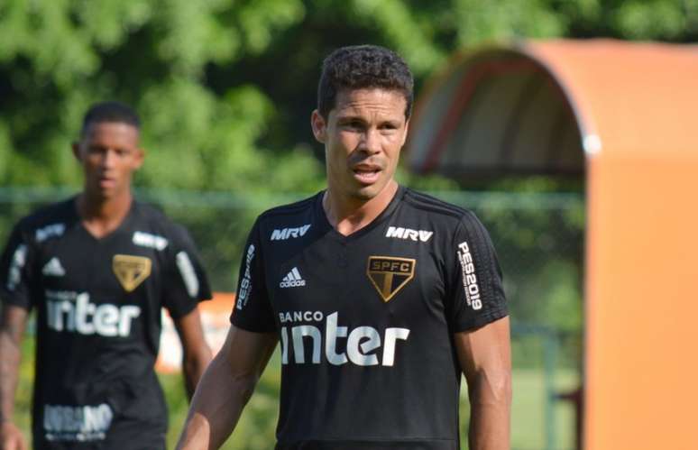 Hernanes deve fazer sua primeira partida oficial desde o retorno - FOTO: Rubens Chiri/saopaulofc.net