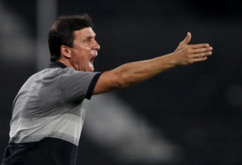 Zé Ricardo é o técnico do Botafogo. Confira a seguir outras imagens na galeria especial do LANCE!
