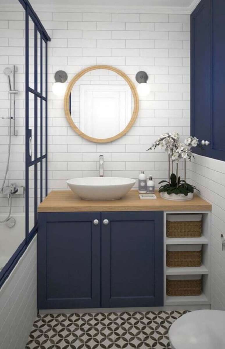 21. Banheiros pequenos decorados com estilo retrô são tendência – Foto: Pinosy