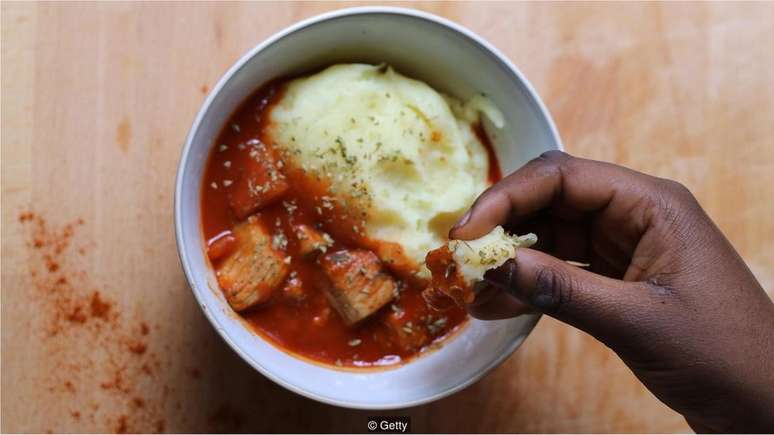 Café da manhã com baixo índice glicêmico, como mingau (ou fufu ganense, feito de banana e mandioca) pode ser melhor para aqueles com diabetes