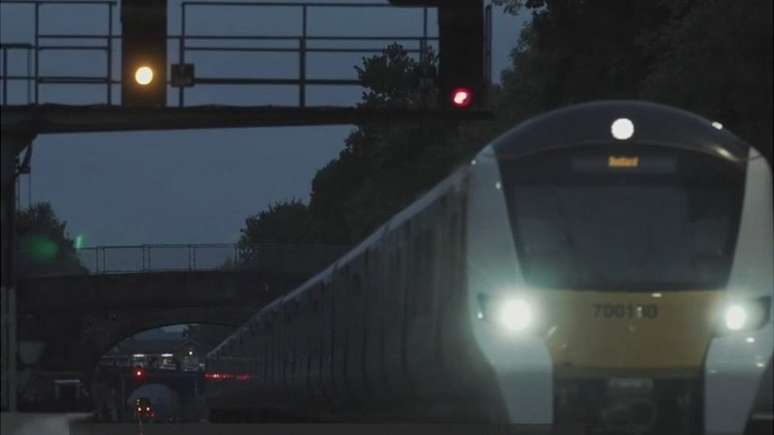 Depois de escrever cartas de despedida, Liv foi &agrave; esta&ccedil;&atilde;o de trem de sua cidade