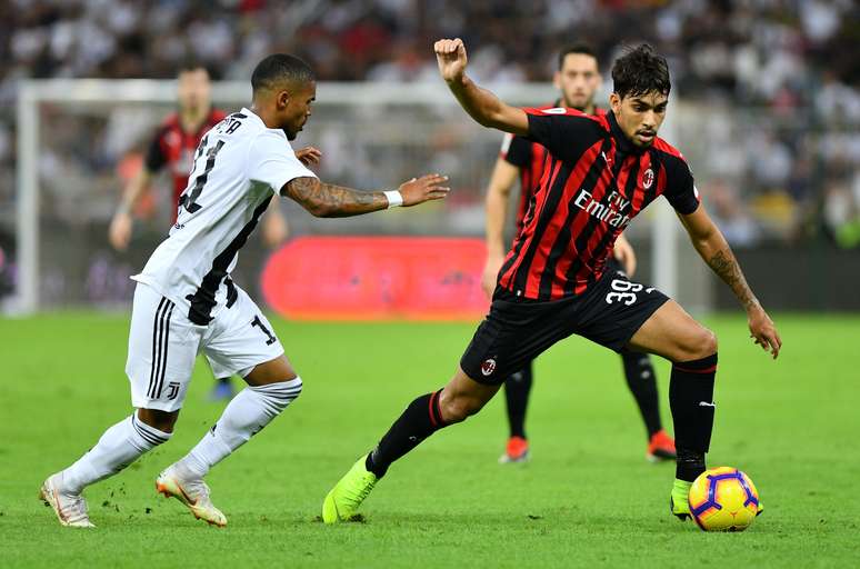 Lucas Paquetá em campo pelo Milan