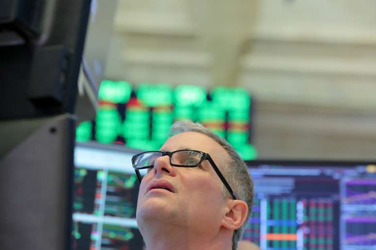 Operadores na bolsa de valores de Nova York
01/02/2019 REUTERS/Brendan McDermid 