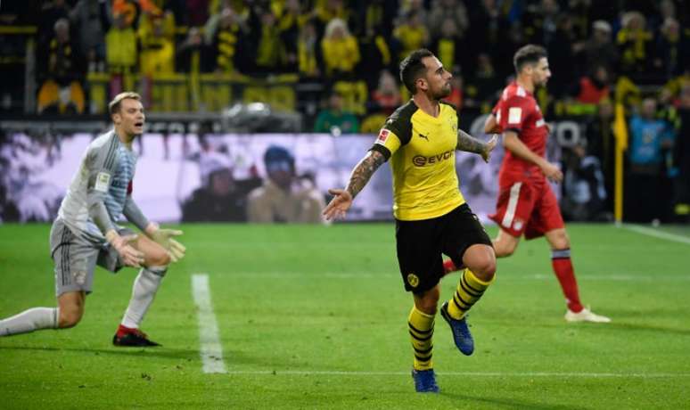 Seis pontos separam o líder Borussia do Bayern de Munique, segundo colocado (Foto: AFP)