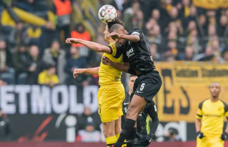 Borussia e Eintracht fizeram bom jogo no primeiro tempo (Foto: Reprodução)
