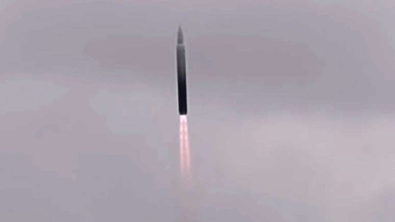 A R&uacute;ssia e os Estados Unidos tamb&eacute;m desenvolvem armas hipers&ocirc;nicas: Imagem mostra teste de um modelo russo