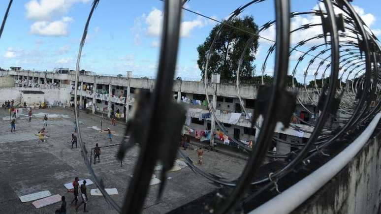 'A massa carcerária não é de colarinho branco, é de negros e pobres', diz advogado criminalista Fernando Castelo Branco