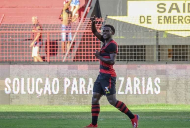 Ezequiel está emprestado Sport até o fim desta temporada (Foto: Williams Aguiar / Sport)