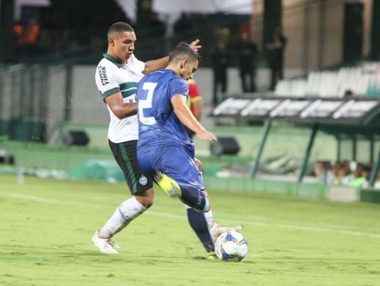 Jogo foi muito truncado no Couto Pereira (Foto: Divulgação/ Coritiba)