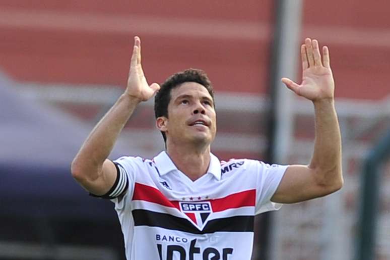 Hernanes não jogou neste domingo na partida entre São Paulo e Palmeiras