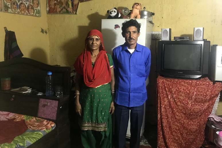 Condenados por assassinato, Sugna e Ramchand acabaram se apaixonando e dividem uma das casas da pris&atilde;o