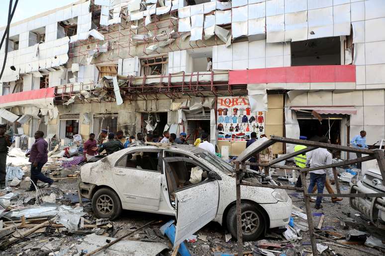 Forças de segurança da Somália em local de explosão em Mogadíscio
04/02/2019
REUTERS/Feisal Omar
