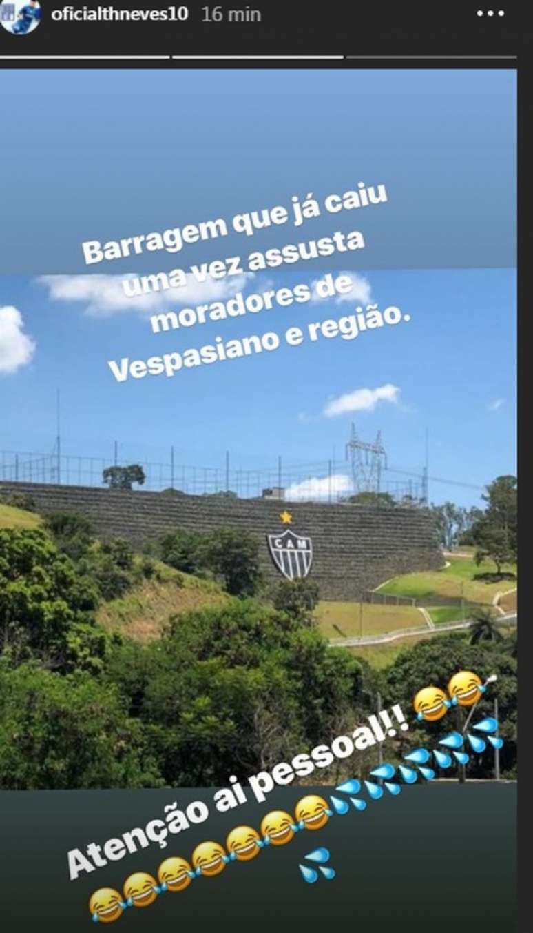 A infeliz postagem foi na conta oficial do jogador no Instagram- Reprodução