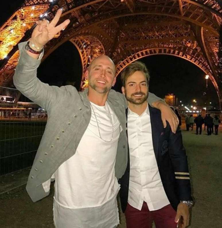 Paulo Gustavo com o marido Thales Bretas: 3 anos de casados festejados em Paris