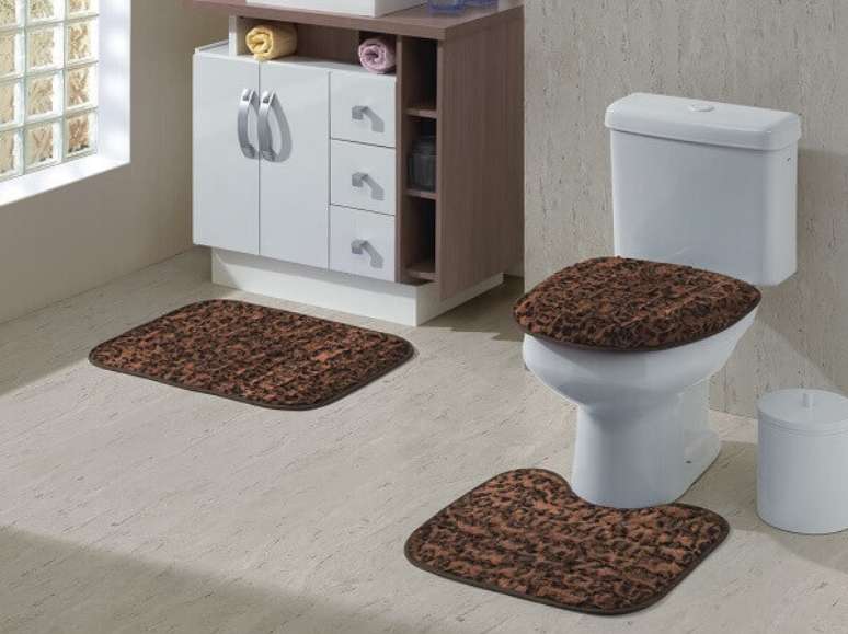 44- O tapete para banheiro deve ser de fácil manutenção e secagem rápida. Fonte: Eu amo Decoração