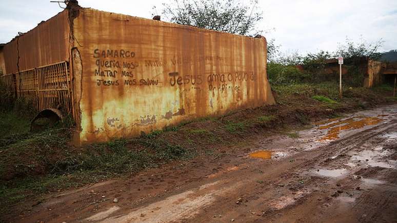 Barragem da Samarco, em Mariana (MG), não tinha qualquer equipamento de sirene para alerta em caso de rompimento